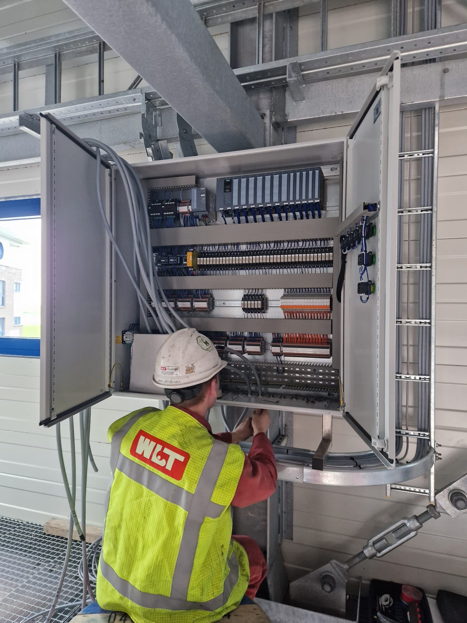 02bc339c-43fb-4cc3-968b-409dc1ff9618